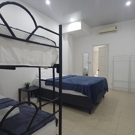 Surfo House Hotel & Hostel Tamarindo Exteriör bild
