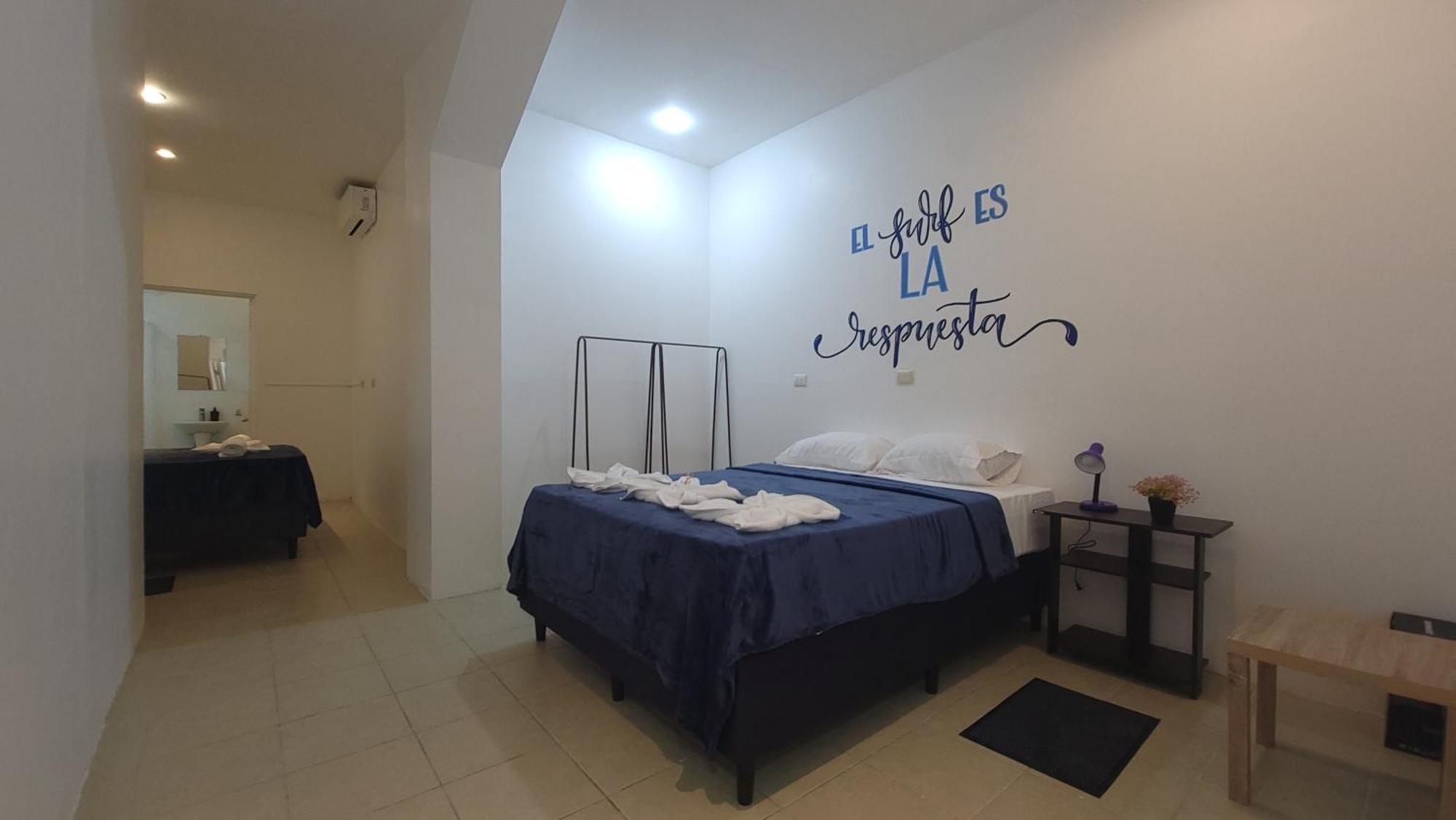 Surfo House Hotel & Hostel Tamarindo Exteriör bild