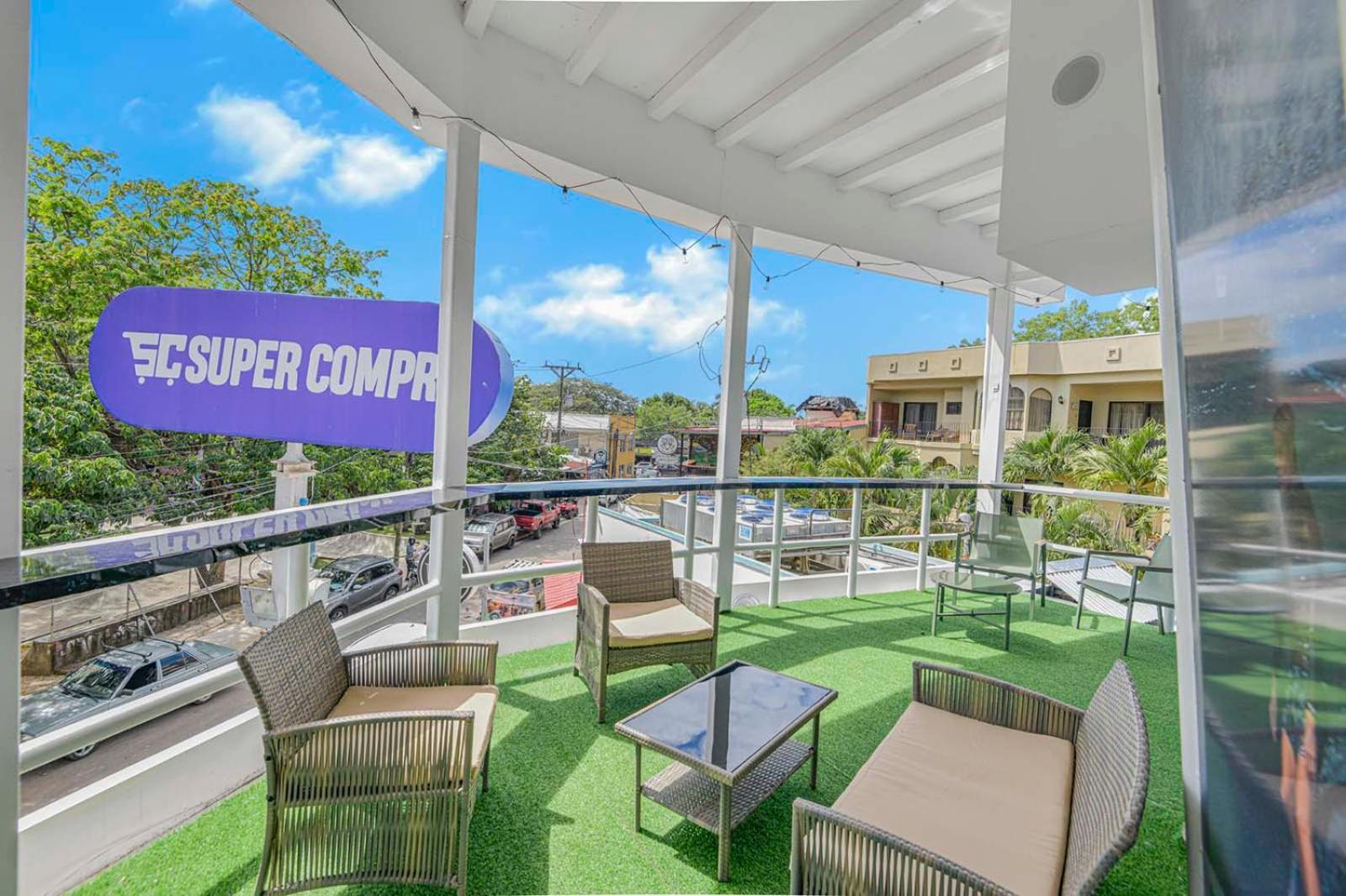 Surfo House Hotel & Hostel Tamarindo Exteriör bild